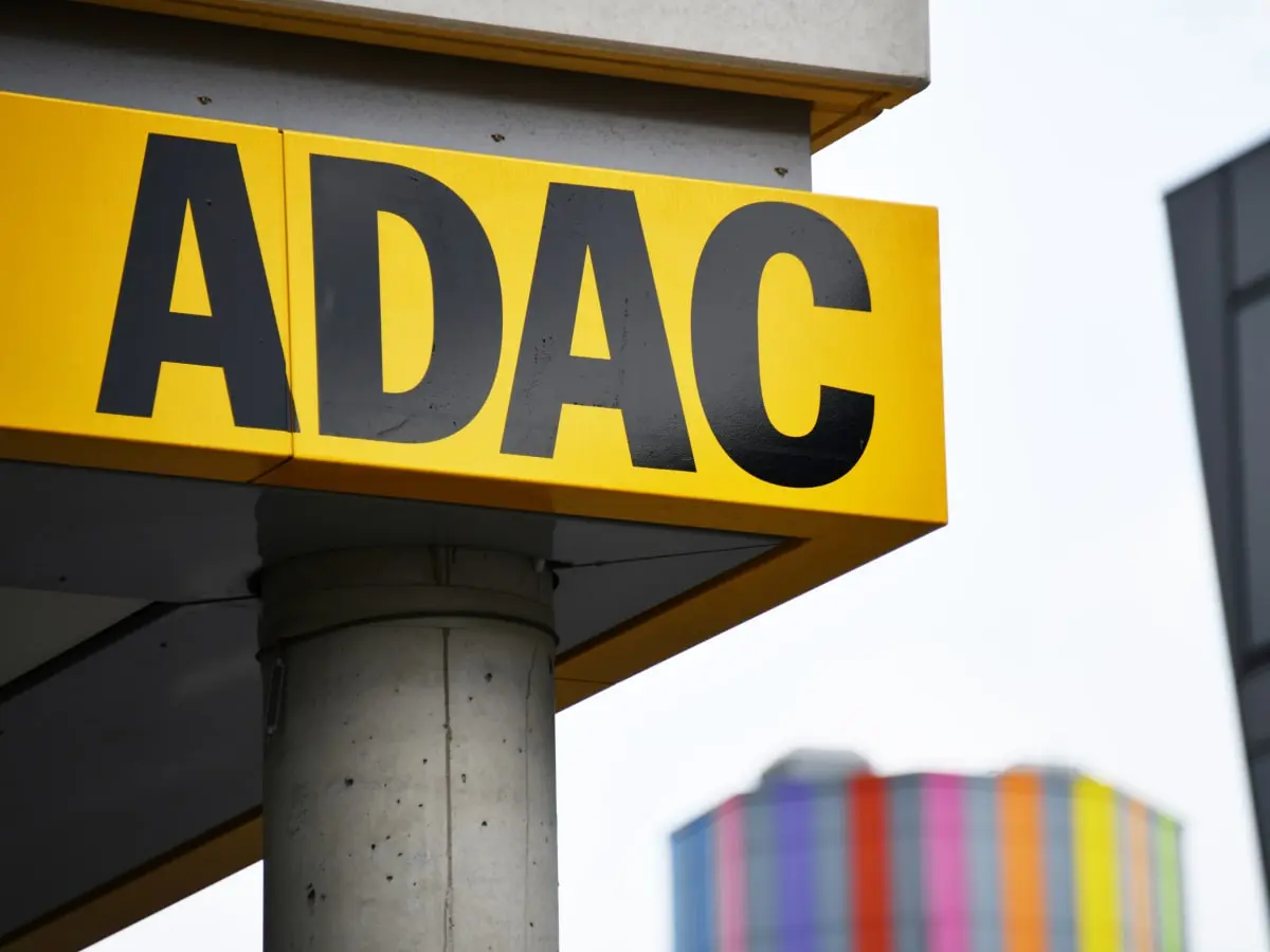 Viele deutsche PKW-Fahrer gehen davon aus, dass man auch beim ADAC eine tschechische Vignette in digitaler Form kaufen kann.